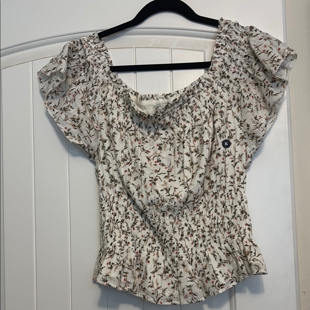 Abercrombie & Fitch Black and White Smocked Cap Sleeve Blouse